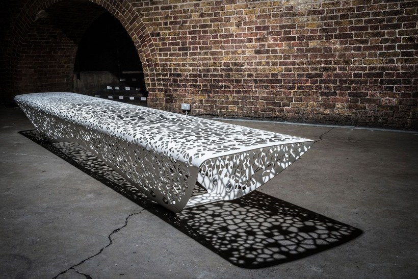 Уличная мебель из кориана