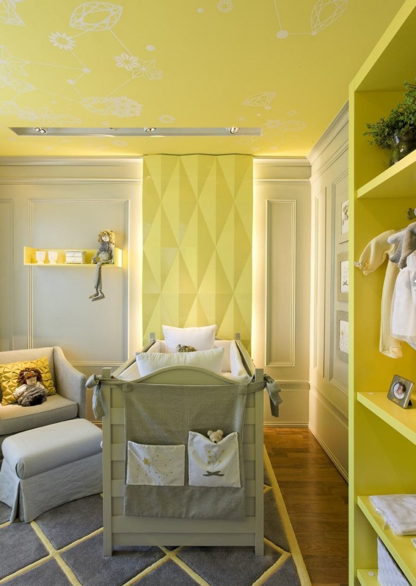 Желтая детская для девочки