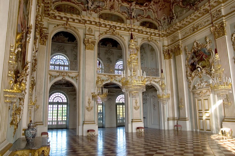 Дворец Нимфенбург в Мюнхене внутри