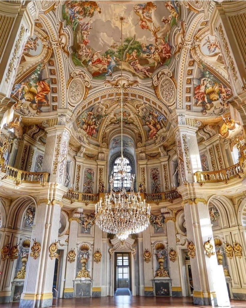 Охотничий замок Ступиниджи