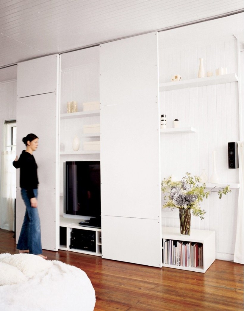 Встроенный шкаф в гостиной