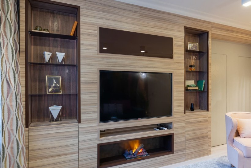 Стенка с камином в гостиную