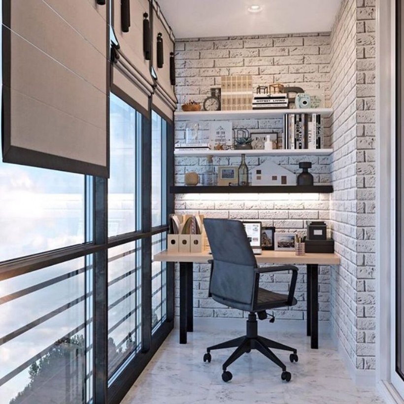 Рабочее место на лоджии