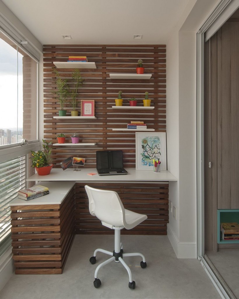 Рабочий кабинет на лоджии