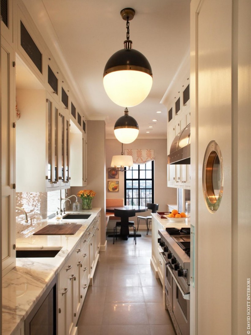 Интерьер узкой длинной кухни