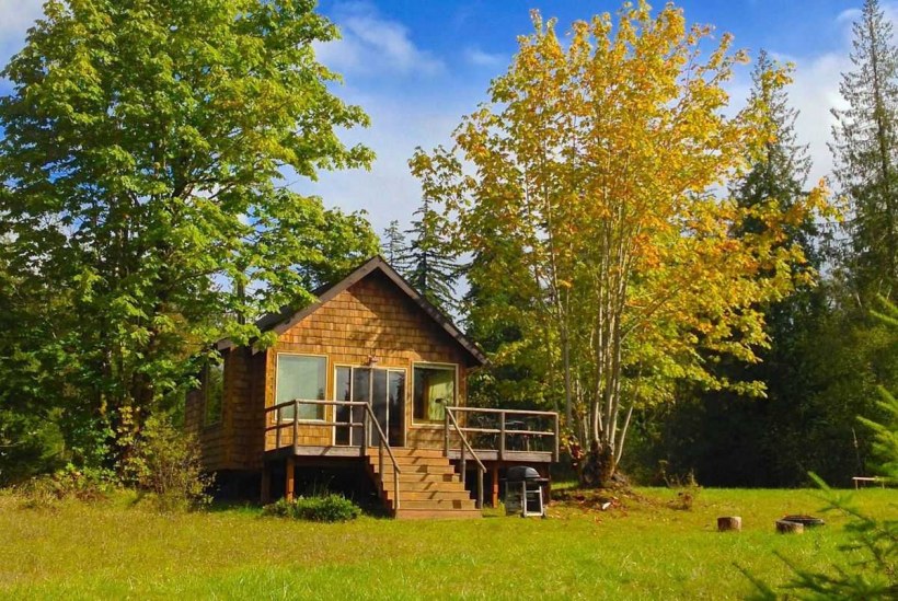 Маленький домик на природе