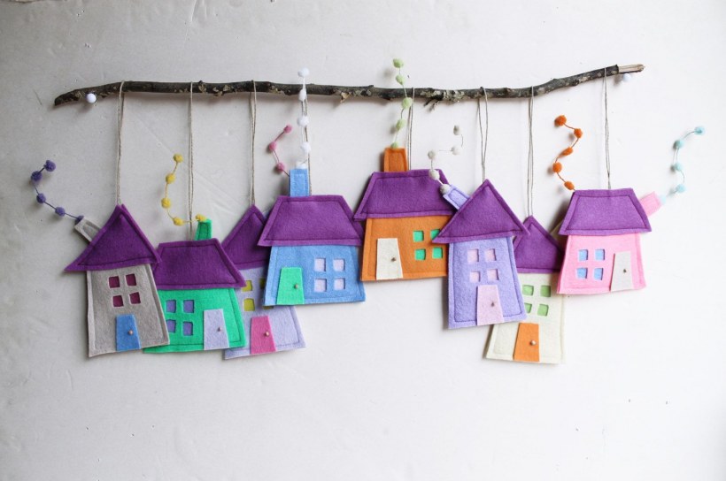 Домик из фетра на стену