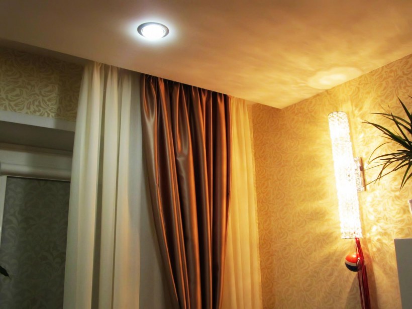 Карнизы для натяжных потолков