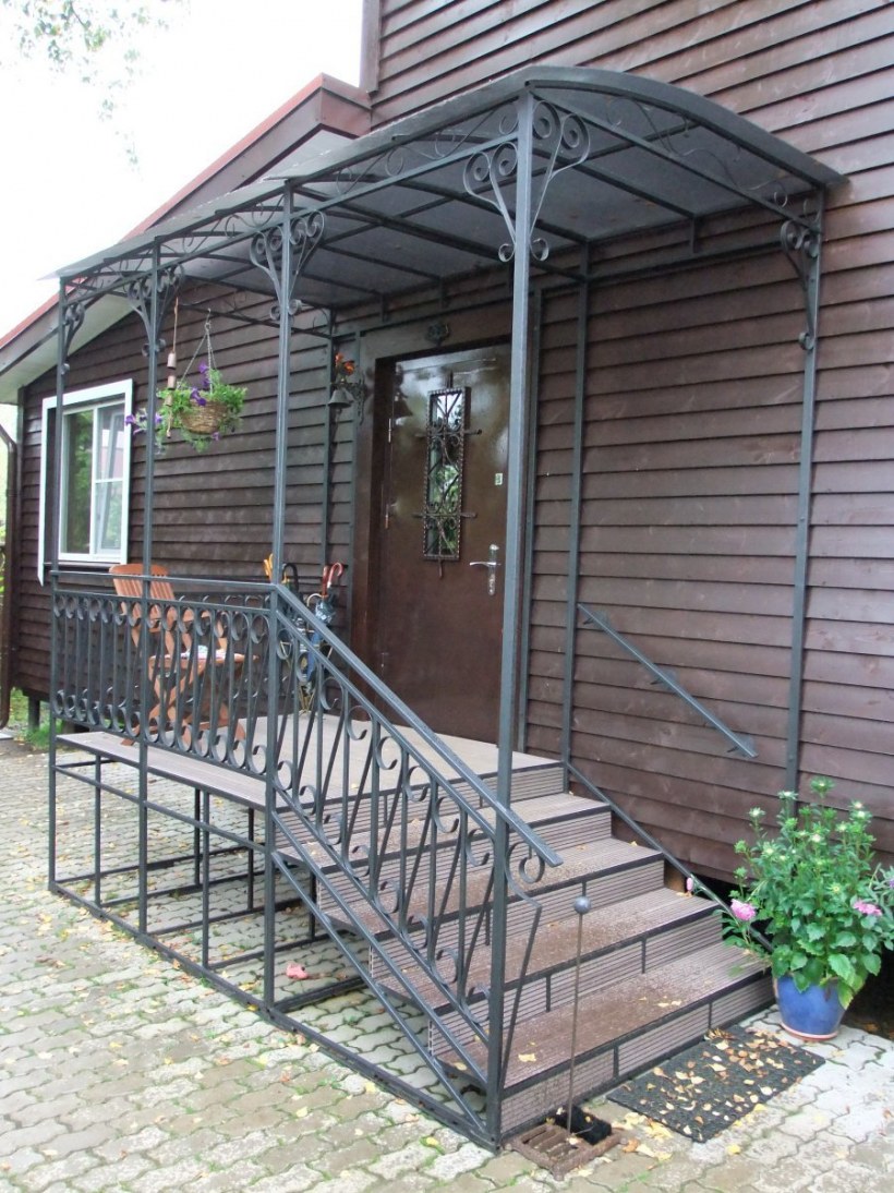 Крыльцо из металла