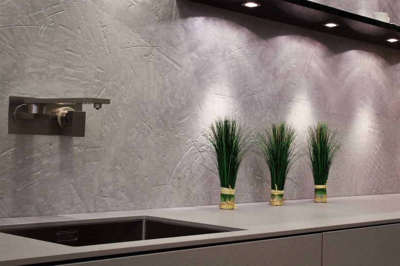 Гротто в интерьере с мебелью