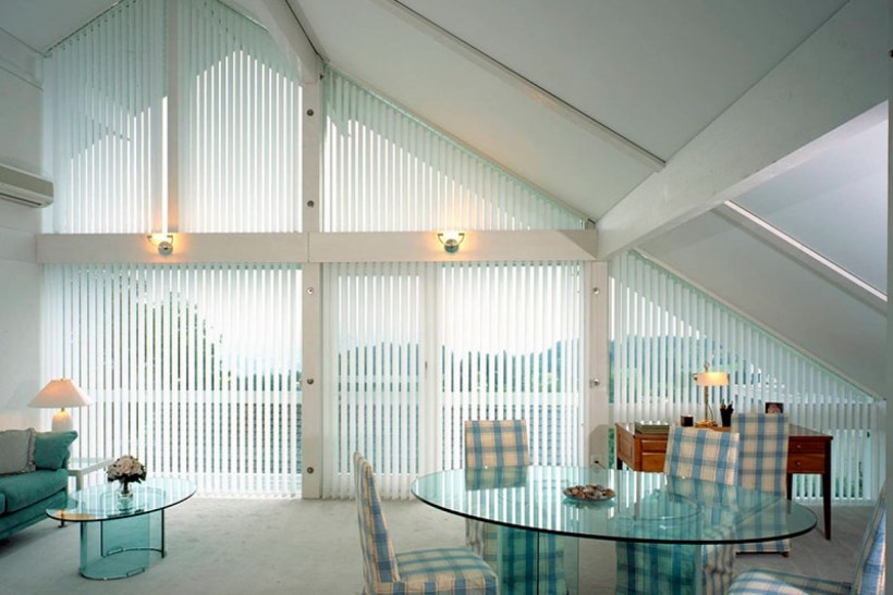 Вертикальные жалюзи на треугольные окна