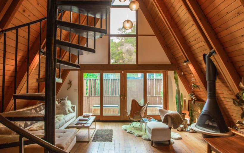 Треугольный дом интерьер