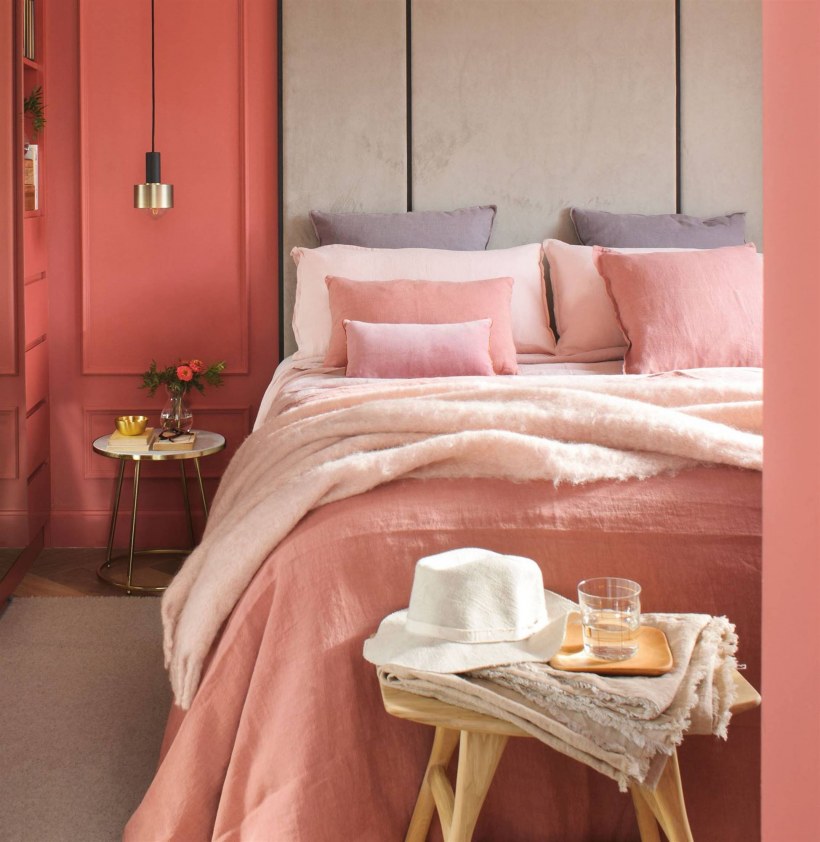 Спальня в коралловых тонах