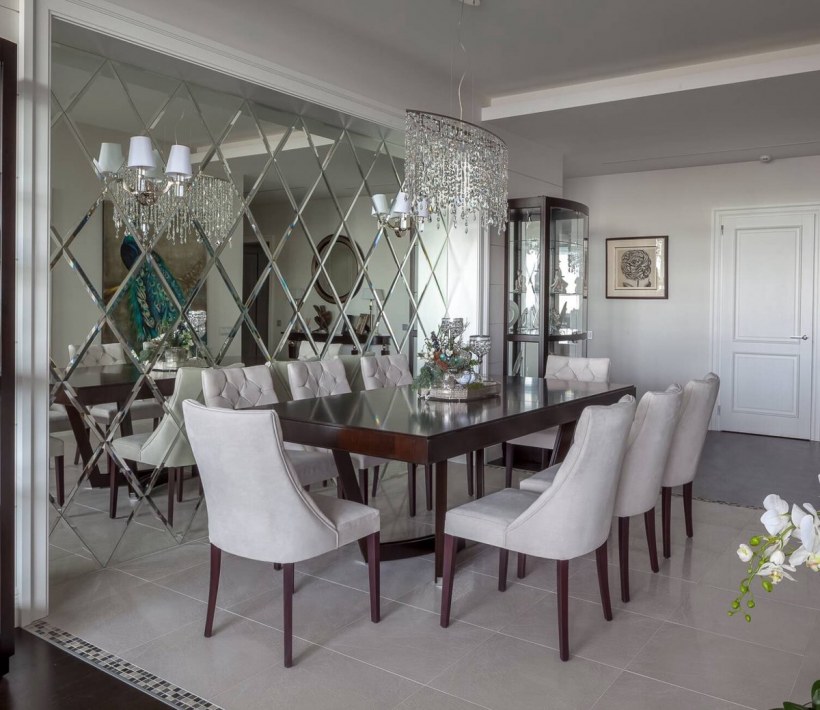 Зеркальная плитка в столовой