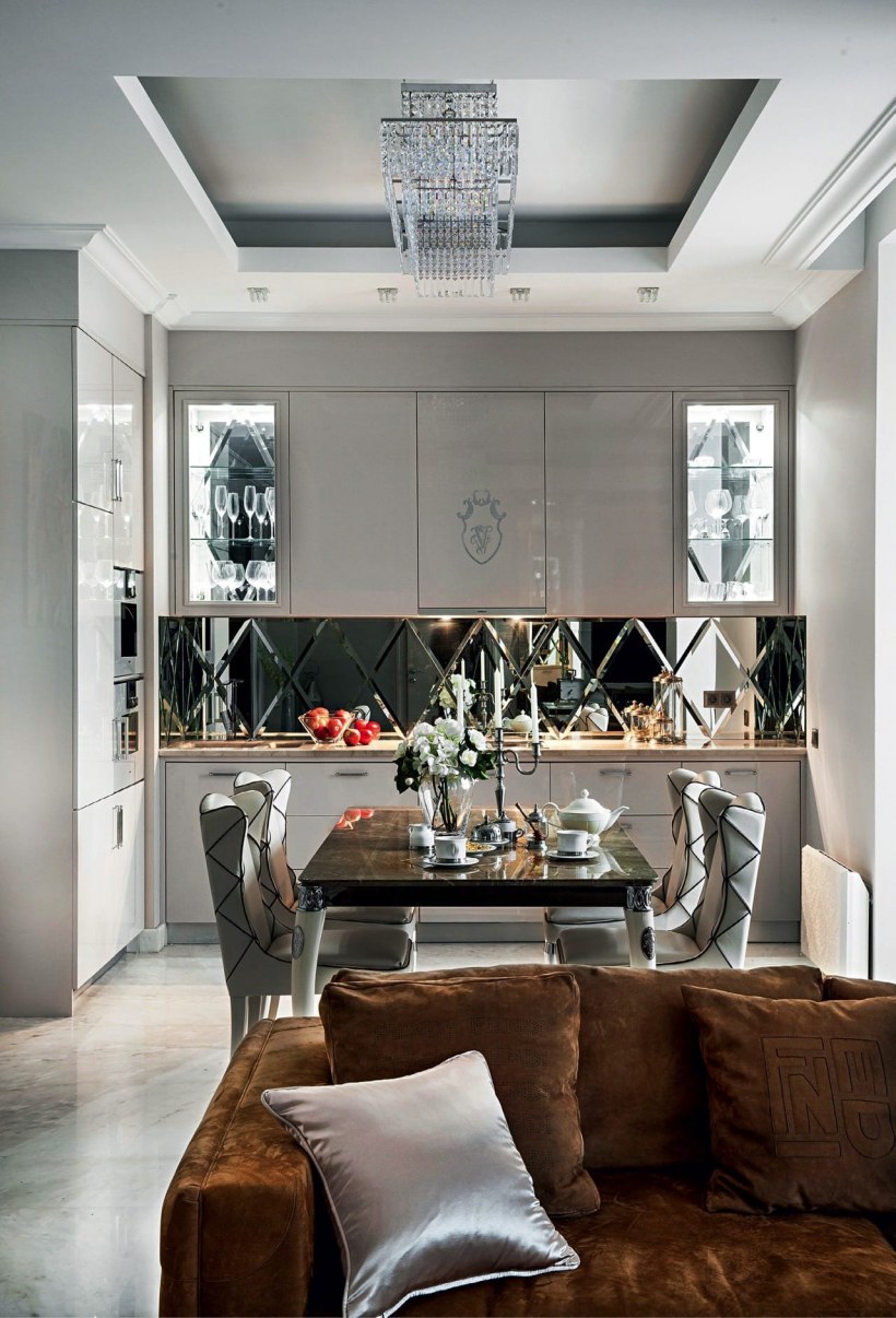 Зеркальный фартук для кухни