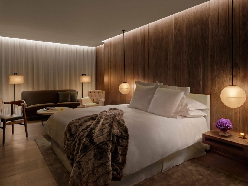 Светильники в интерьере спальни