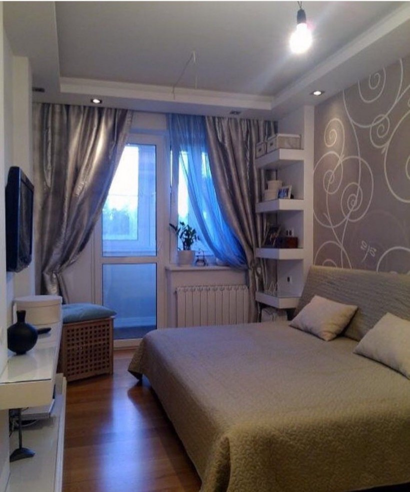 Маленькая спальня с балконом