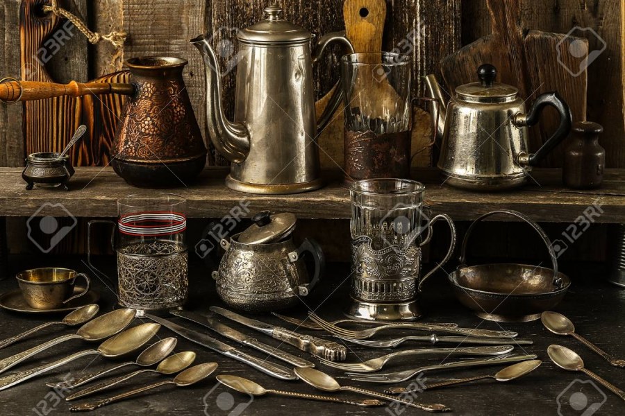 Старинная посуда вид сверху