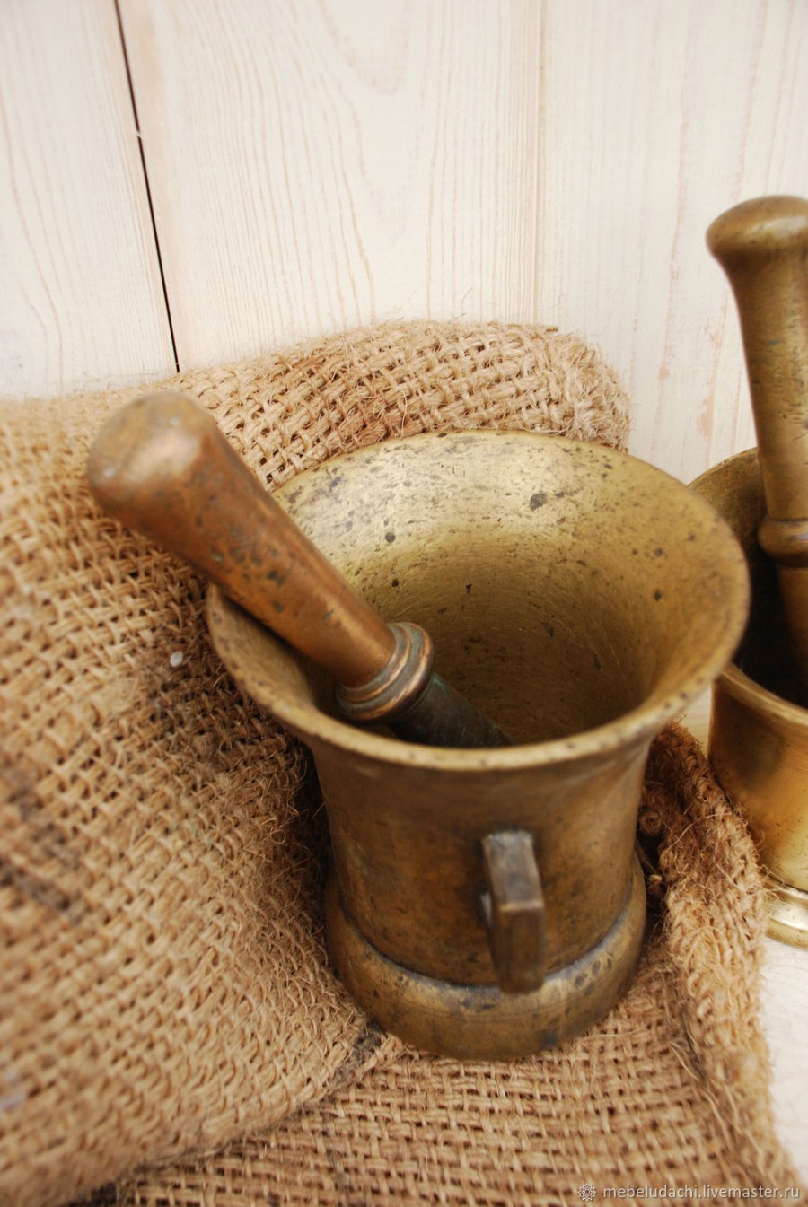 Бронзовая ступка с пестиком 1614