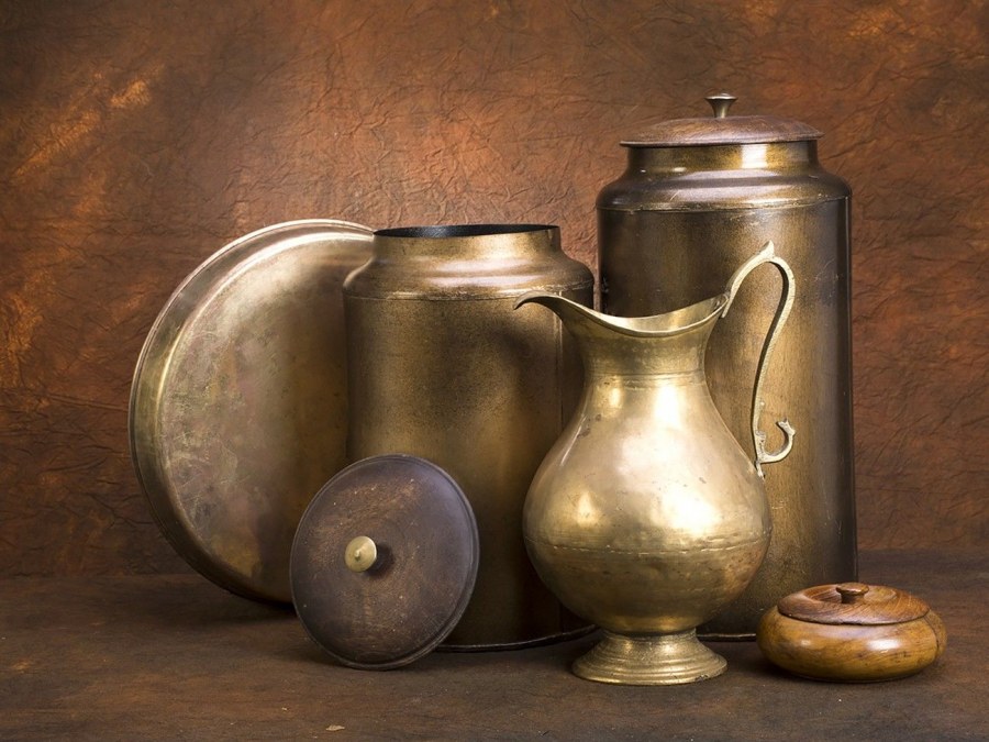 Натюрморт с медной посудой