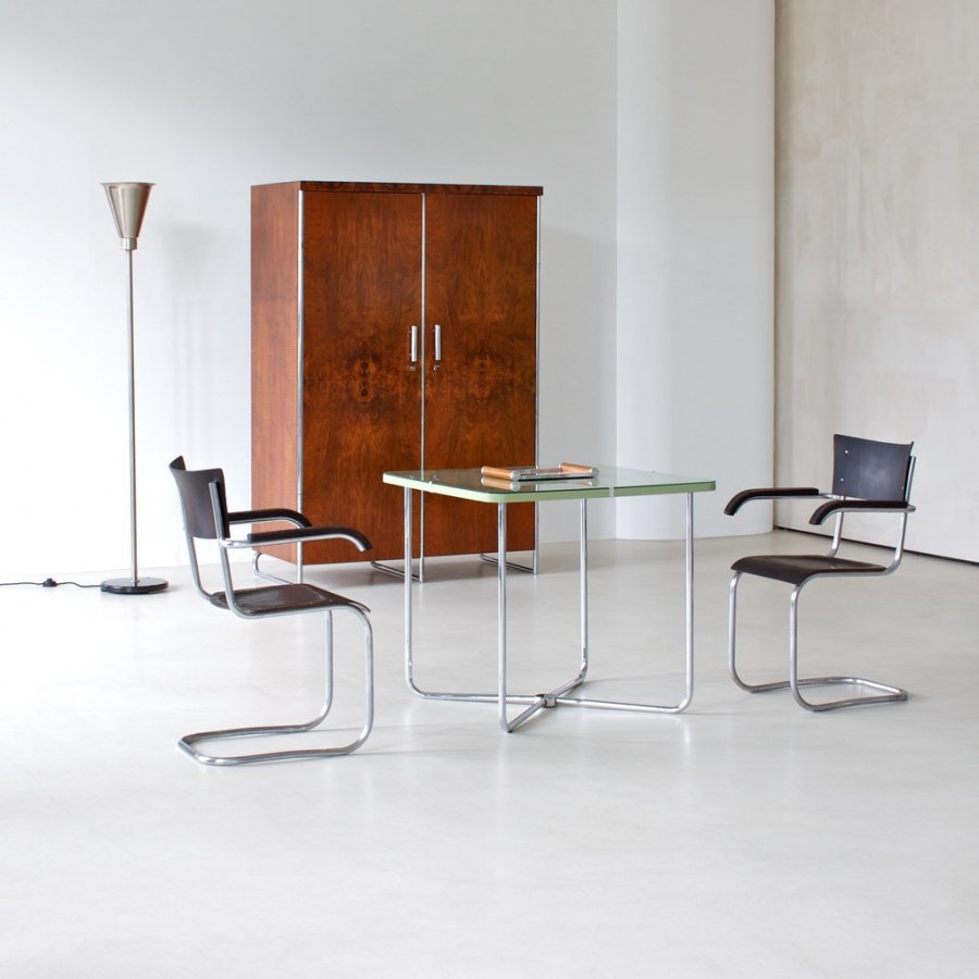 Стол в стиле Баухауз