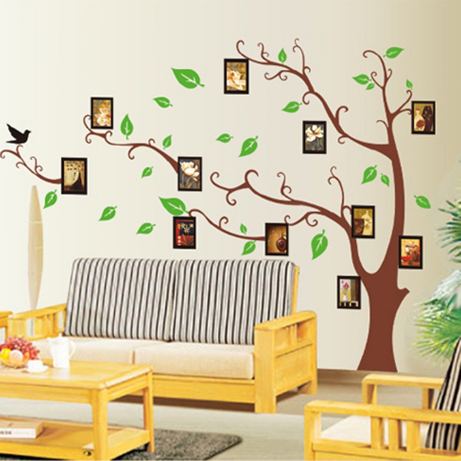 Дерево на стене