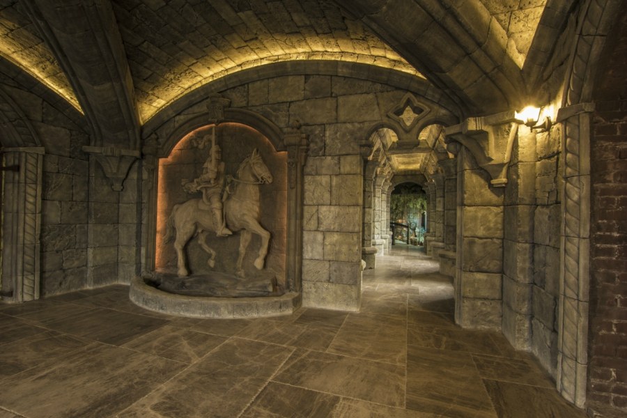 Средневековый замок внутри