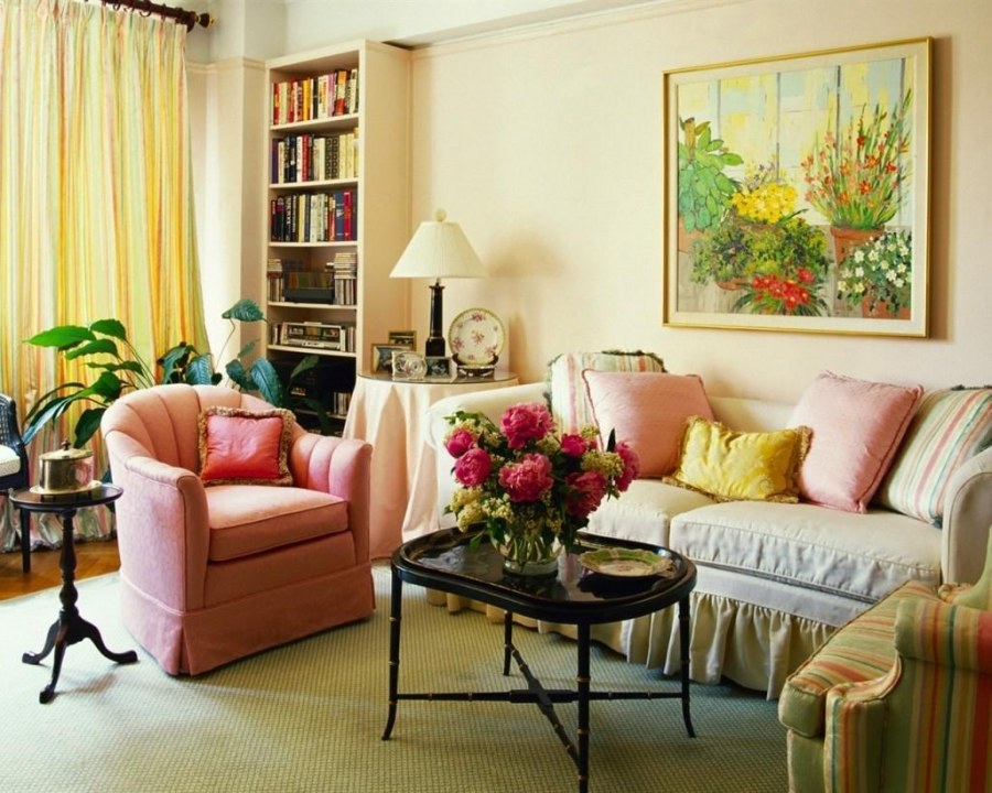 Уютная комната гостиная