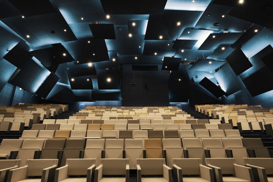 Гостиная с проектором