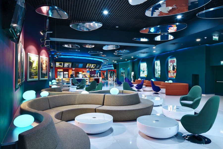 Современный кинотеатр интерьер холла