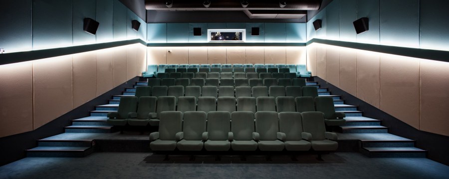 Домашний кинотеатр в стиле Захи Хадид