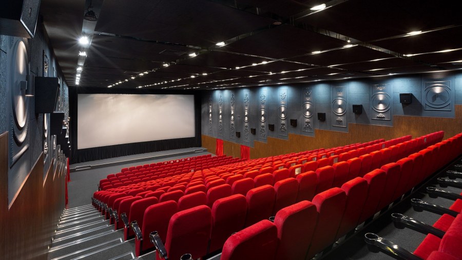 Домашний кинотеатр в маленькой комнате