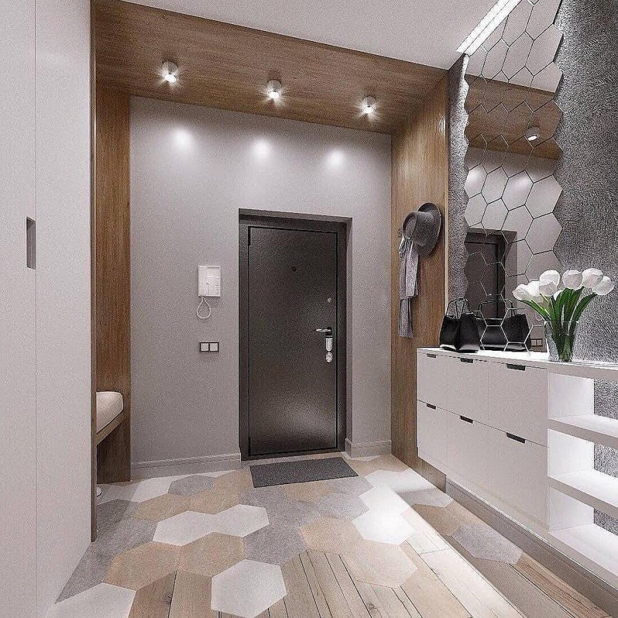 Квадратная прихожая