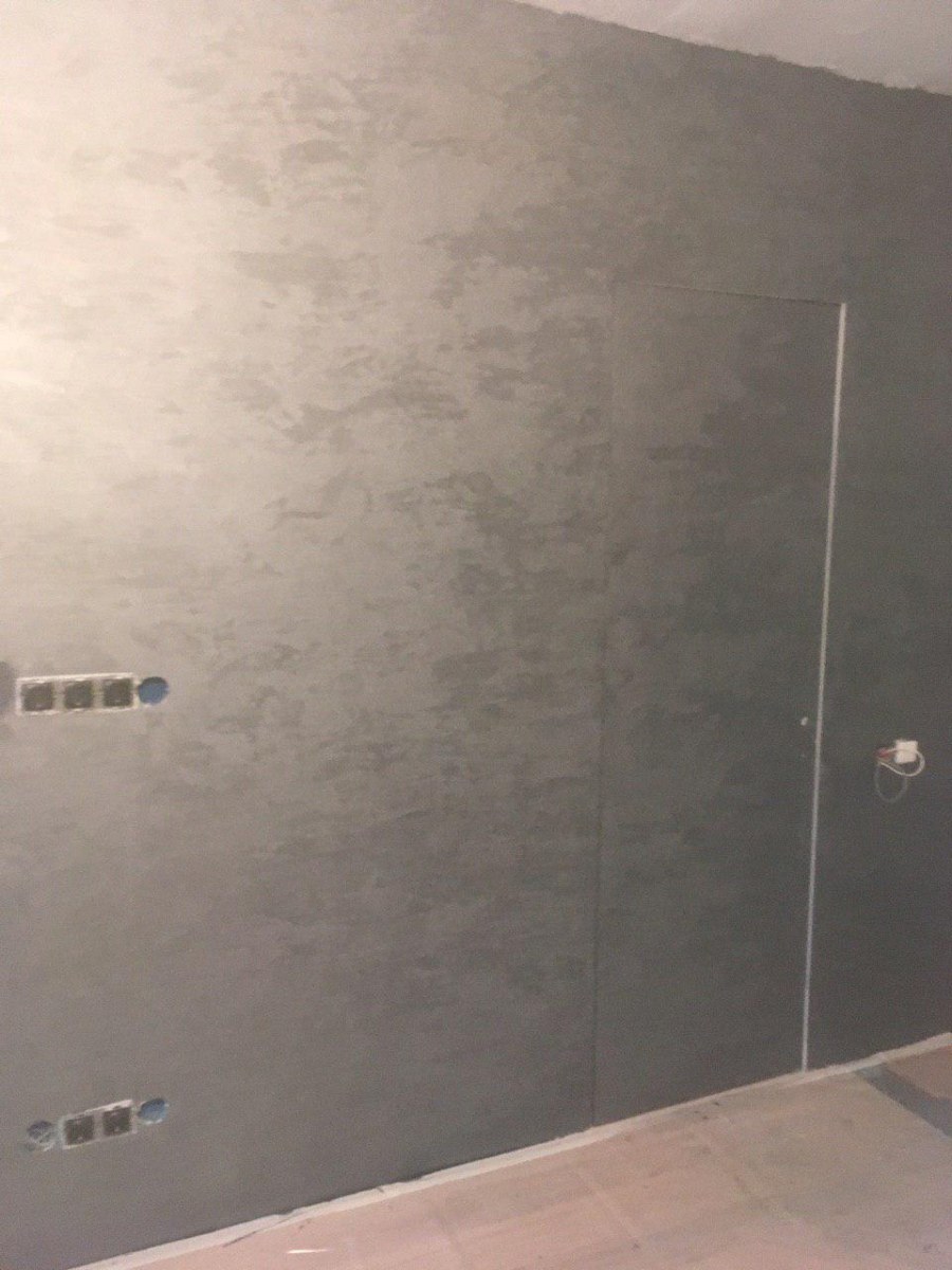 Интерьер прихожей с витражами