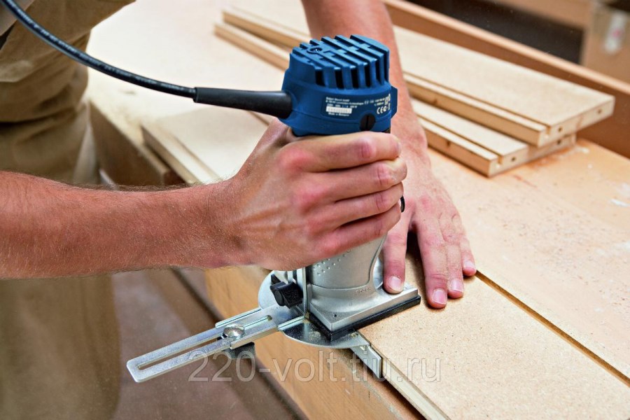 Фрезер GKF 600 Bosch