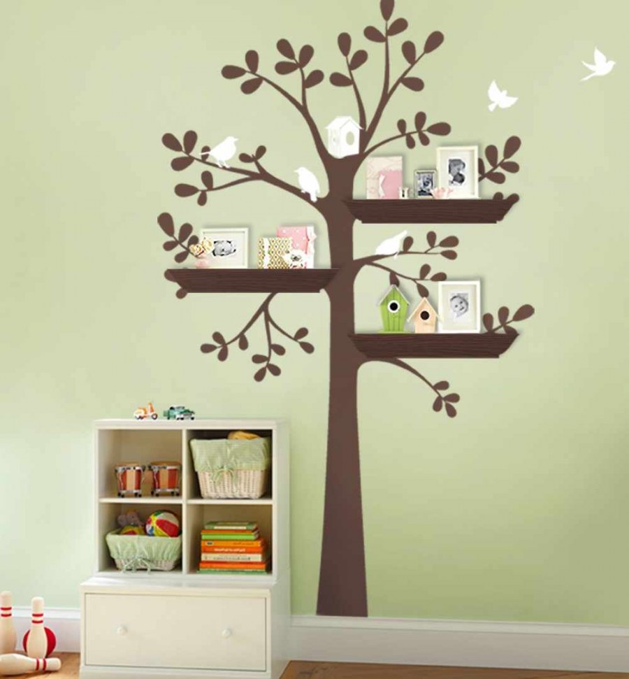 Дерево с полочками в детской