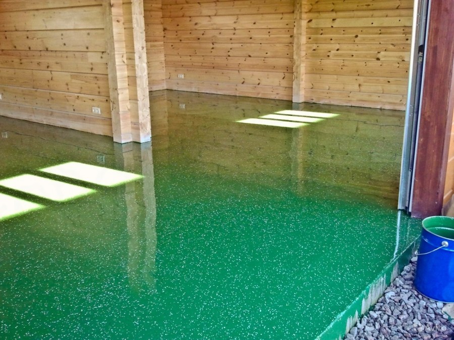 Деревянный пол на кухне