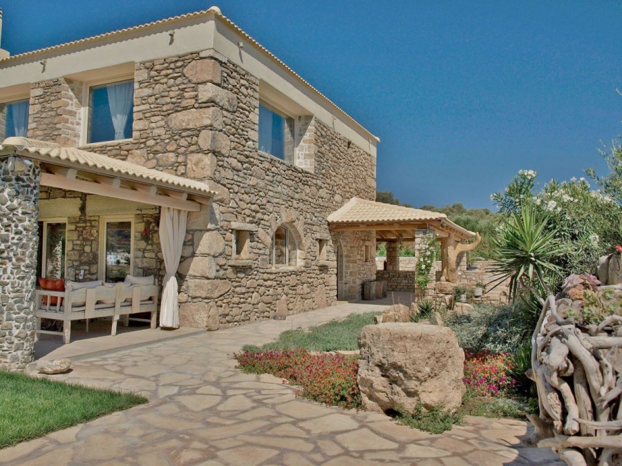 Экстерьер дома в греческом стиле