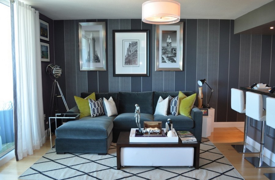 Диван в полоску в интерьере