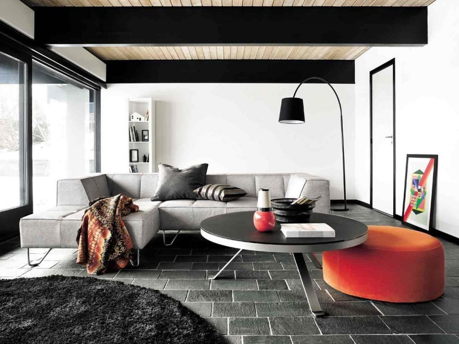 Динамичная композиция в интерьере