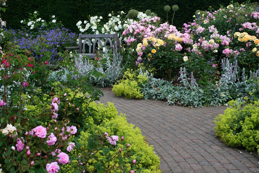 Цветочные часы клумба