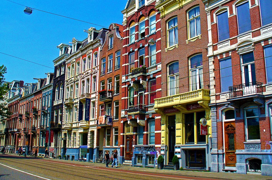 Наклонный фасад