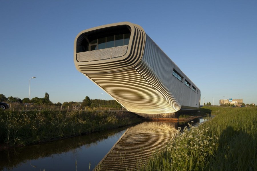 Голландия город найменгемен улица альбаштрат дом 3