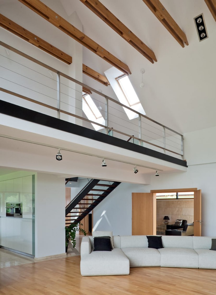 Комнаты с верхним полуэтажом