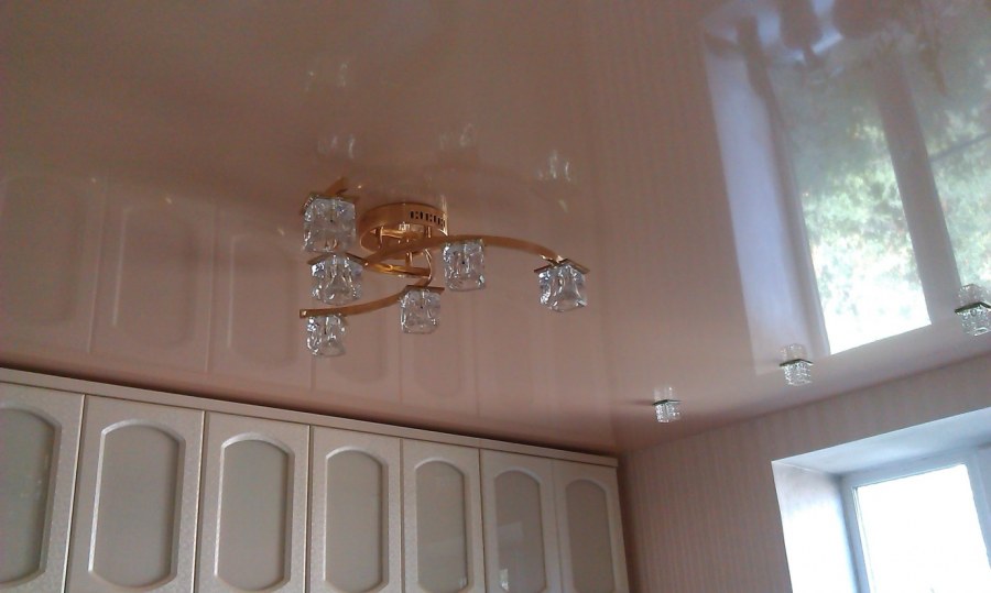 Подвесной потолок с тиснением