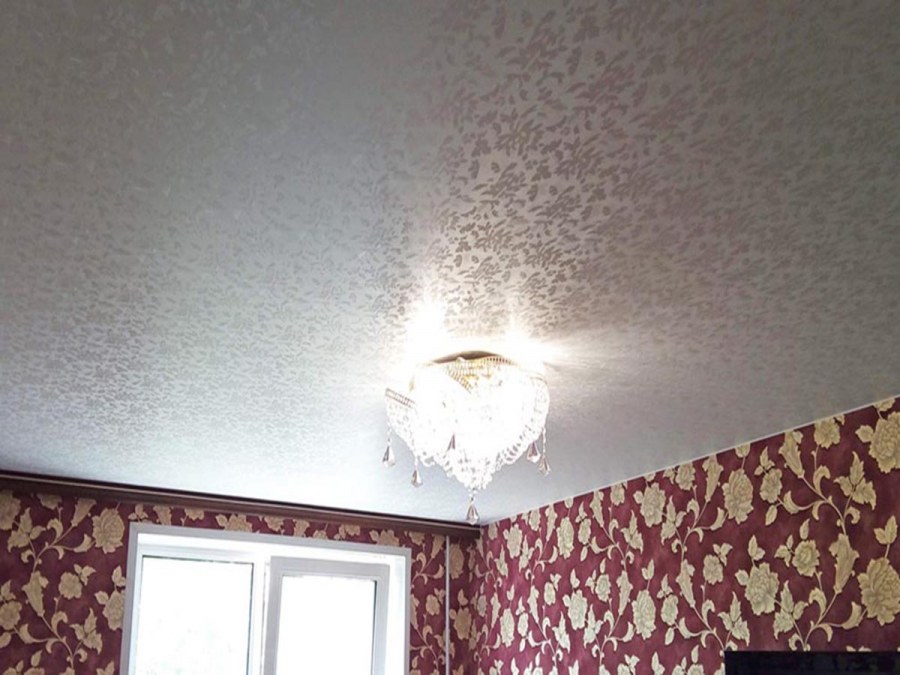 Фактурные натяжные потолки