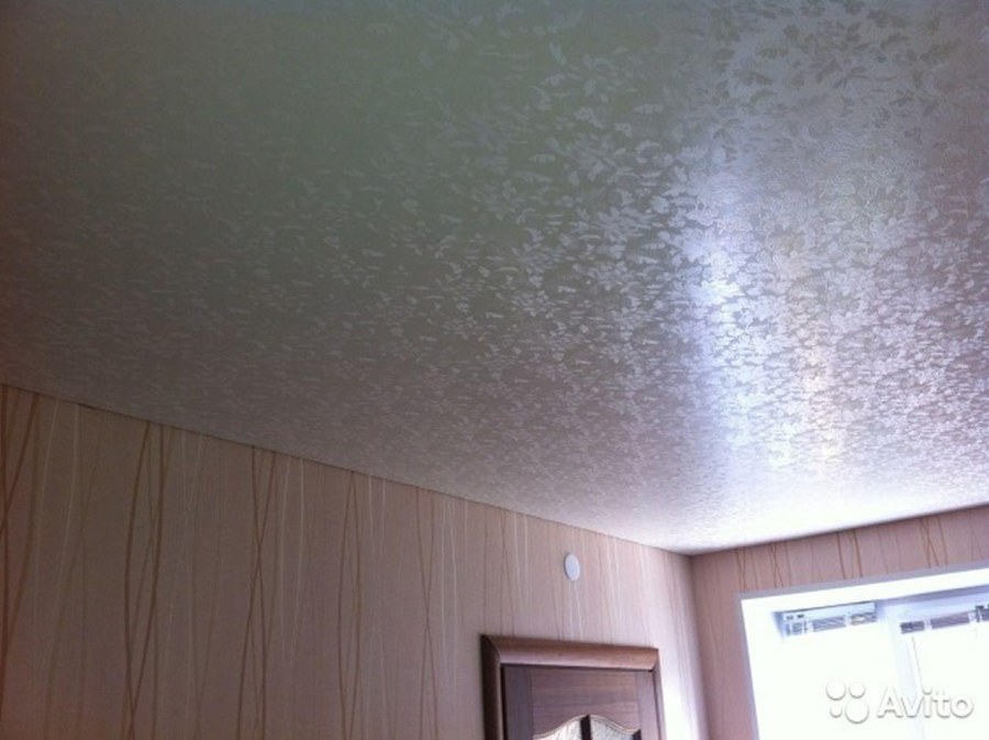 Фактурные натяжные потолки
