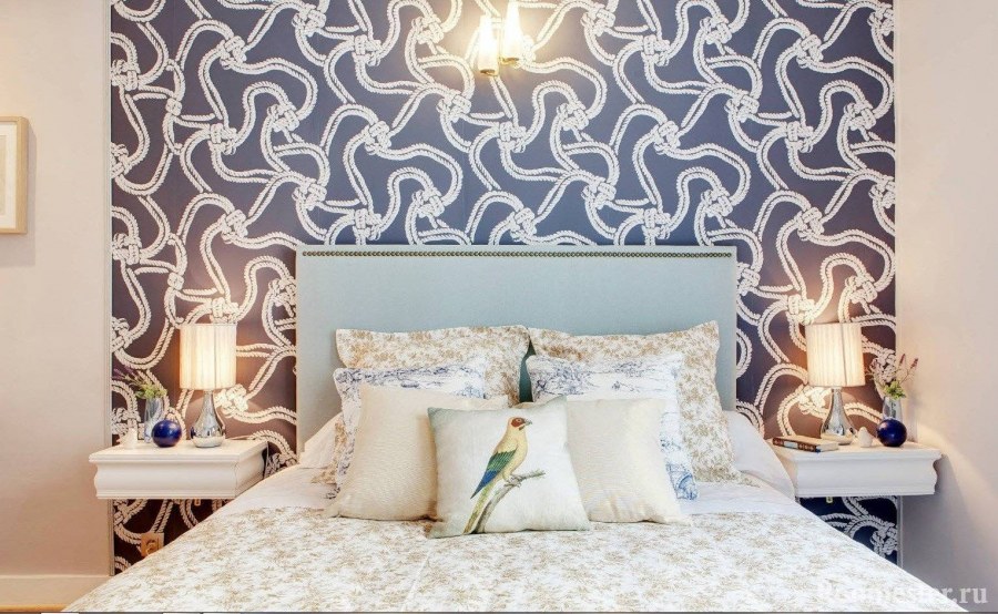 Комбинированная поклейка обоев в спальне