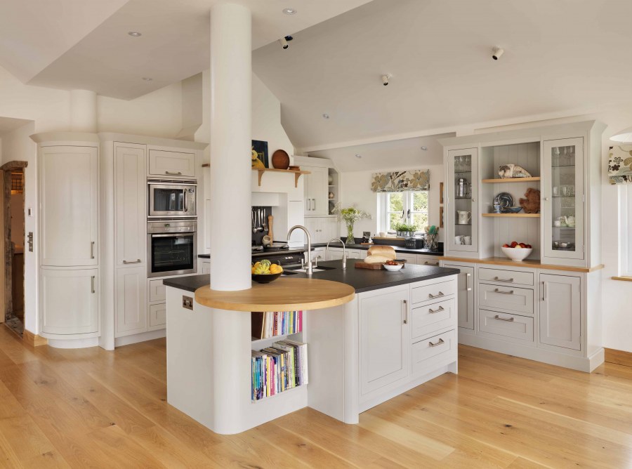 Колонна на кухне