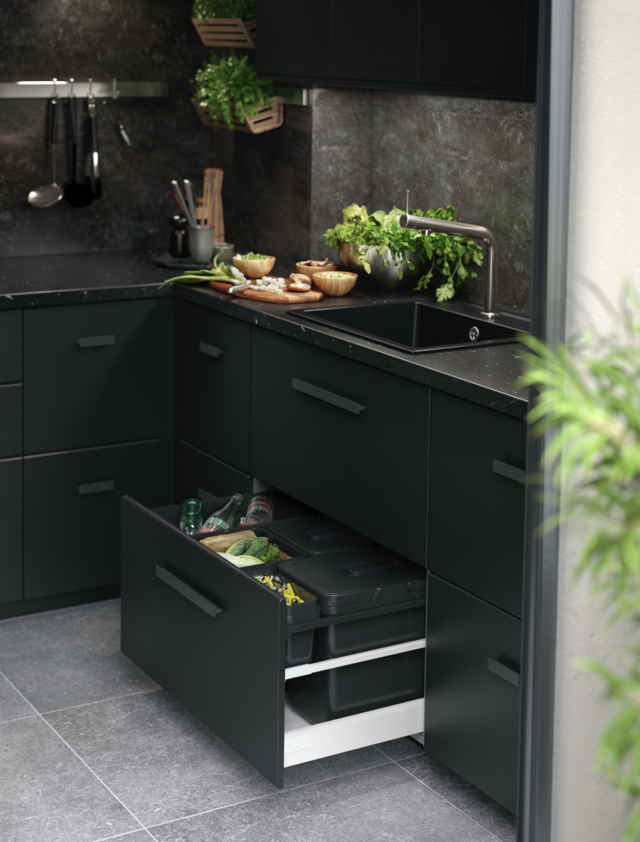 Черная кухня икеа Кунгсбакка